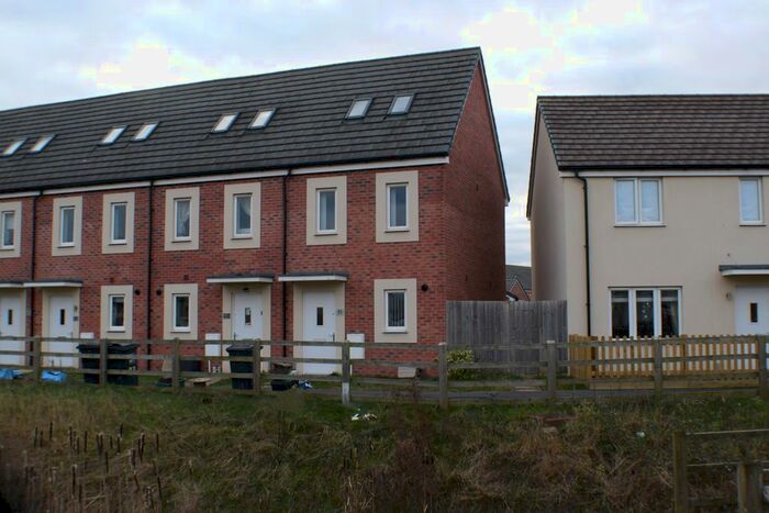 3 Bedroom End Of Terrace House To Rent In Regal Walk, Bridgwater, TA6