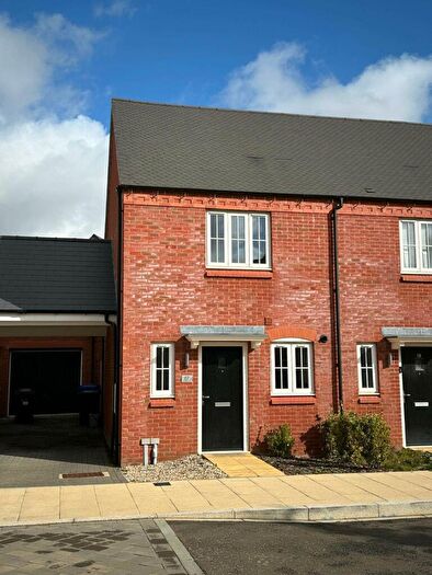 2 Bedroom Semi-Detached House To Rent In Richmond Road, Kingsmere, OX26