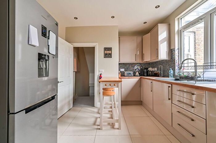 3 Bedroom Maisonette To Rent In Aldis Street, Tooting Broadway, London, SW17