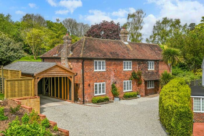 4 Bedroom Detached House For Sale In Denwood Street, Crundale, Canterbury, CT4