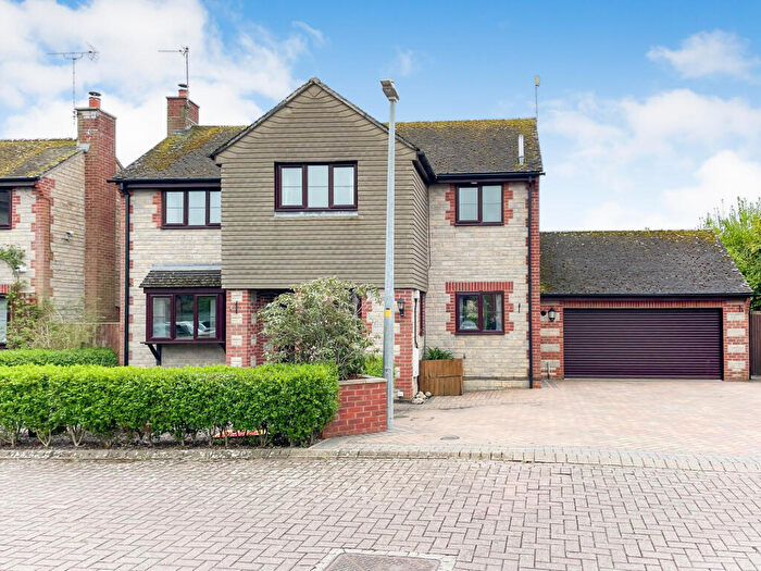 4 Bedroom Detached House For Sale In Ash Gardens, South Marston, SN3