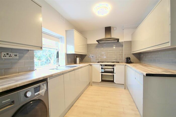5 Bedroom Property To Rent In London Road, Isleworth, TW7