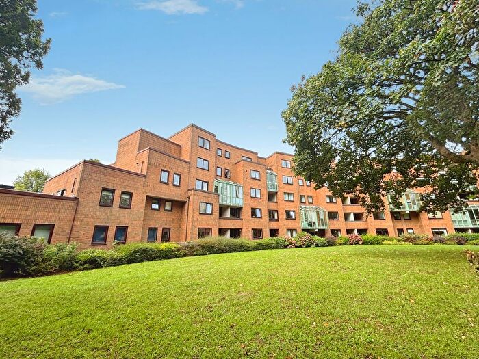 1 Bedroom Flat For Sale In The Crescent, Llandaff, Cardiff, CF5
