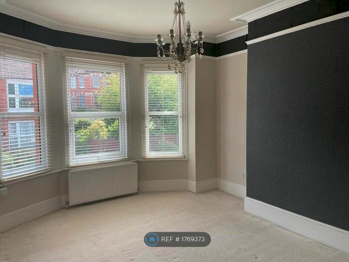 5 Bedroom Flat To Rent In Milward Road, Hastings, TN34