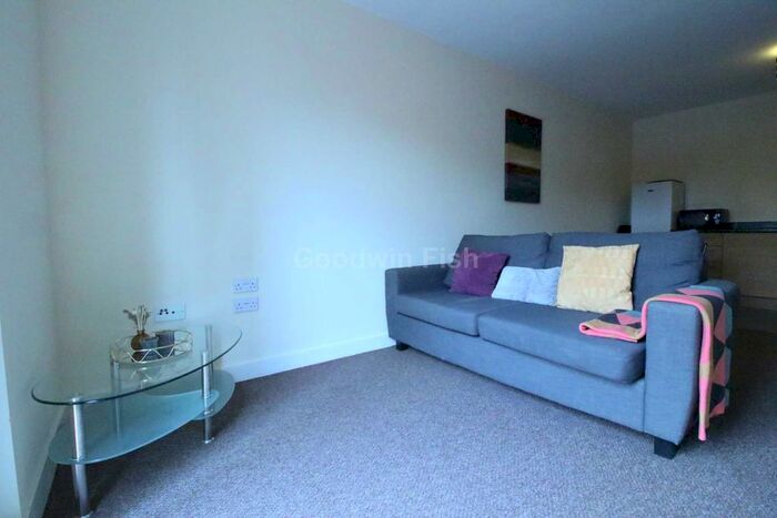 2 Bedroom Flat To Rent In Springfield Court, Dean Road, Salford, M3