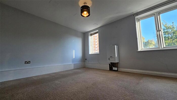Apartment To Rent In North Street, Bedminster, Bristol, Somerset, BS3