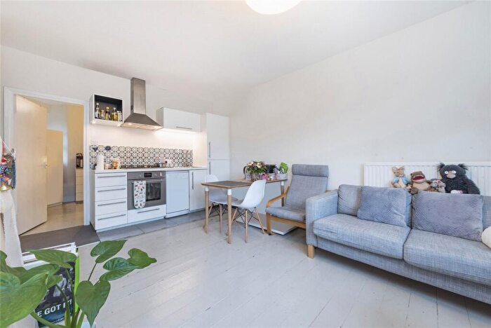 2 Bedroom Flat To Rent In Phoenix Road, Euston, NW1