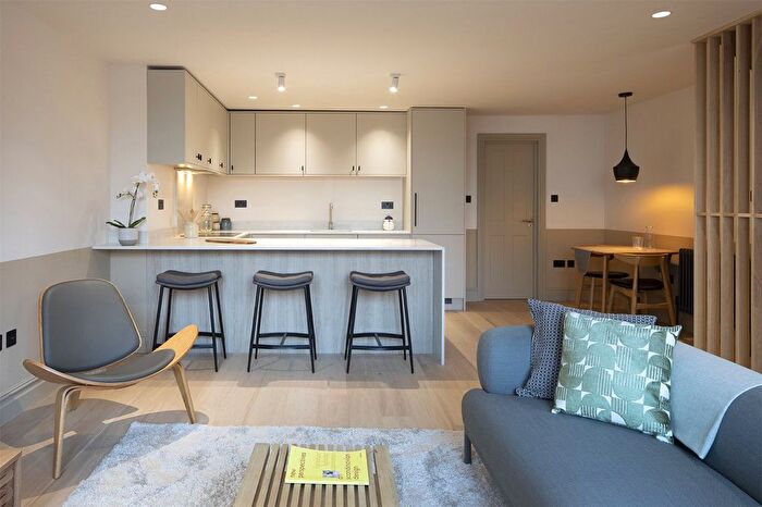 2 Bedroom Maisonette For Sale In Forest Hill Road, London, SE22