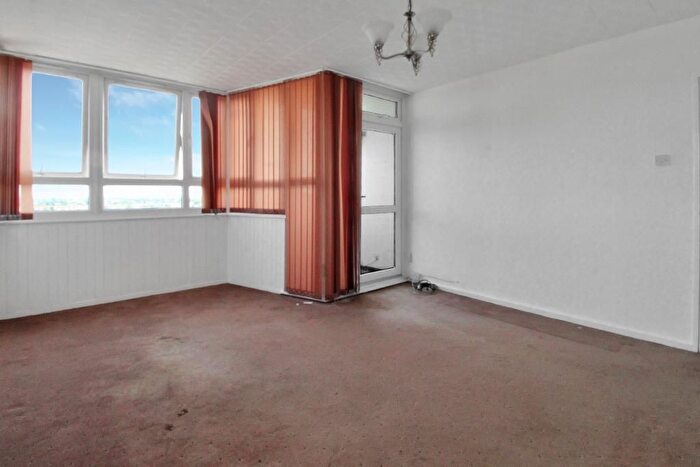 2 Bedroom Flat To Rent In Highview Gardens, London, N11