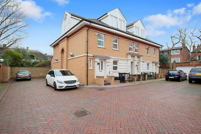 3 Bedroom Mews To Rent In Cavalry Gardens, London, SW15
