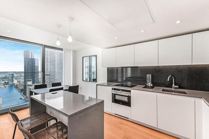 2 Bedroom Apartment To Rent In Landmark Pinnacle, Marsh Wall, E14