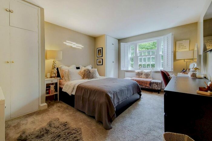 2 Bedroom Flat To Rent In Wimbledon Park Side, Wimbledon Common, London, SW19