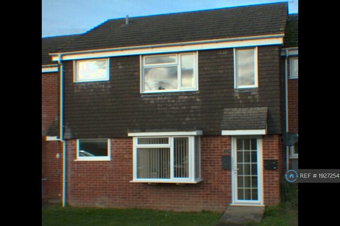 2 Bedroom Flat To Rent In Fairfields, Wool, Wareham, BH20