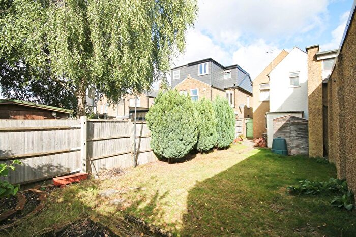 1 Bedroom Flat To Rent In Kings Road, Kingston Upon Thames, KT2