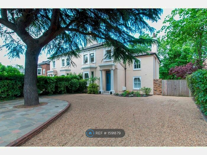 2 Bedroom Flat To Rent In Upper Richmond Road, London, SW15