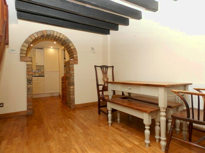 2 Bedroom Terraced House To Rent In High Street, Whitstable, CT5