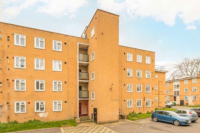 4 Bedroom Flat For Sale In Staplefield Close, Streatham, SW2