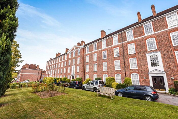 3 Bedroom Flat To Rent In Dudley Court, Finchley Road, London, NW11