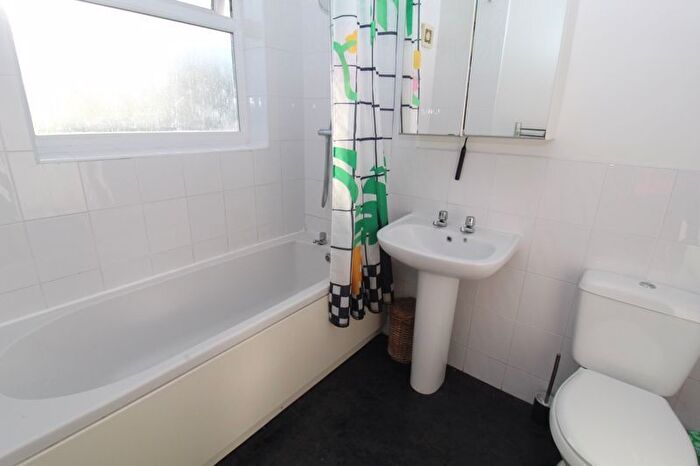 3 Bedroom End Of Terrace House For Sale In Bridgewater Road, Altrincham, WA14