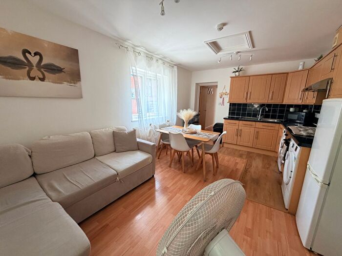1 Bedroom Flat To Rent In Broadway, West Ealing, W13