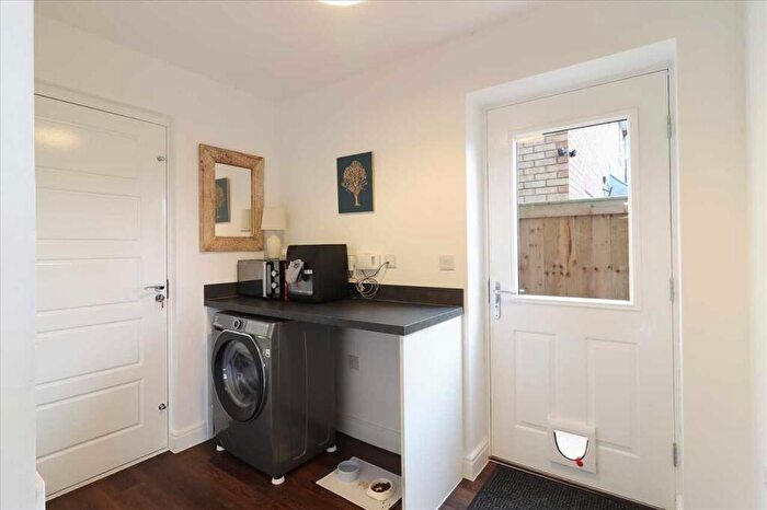 4 Bedroom Detached House For Sale In Poppy Crescent, Chesterfield, S41