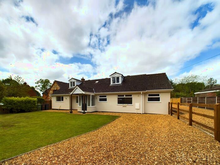 5 Bedroom Chalet For Sale In Marlpit Road, Thompson, IP24