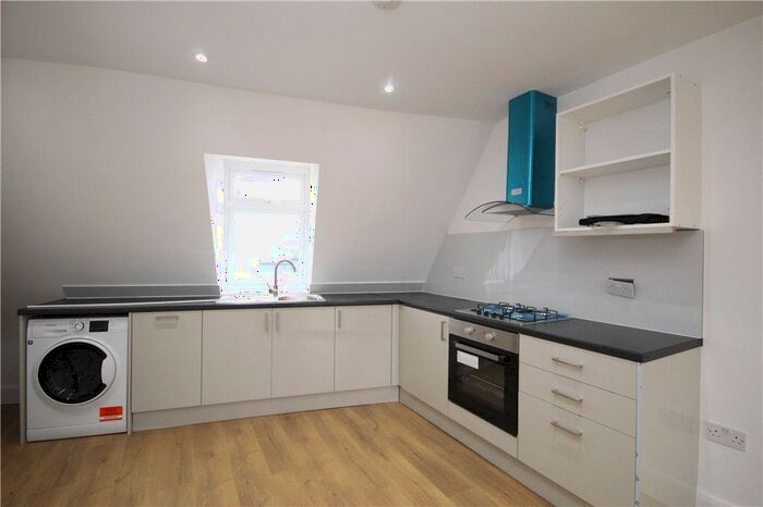 2 Bedroom Flat To Rent In Clifford Road, London, SE25