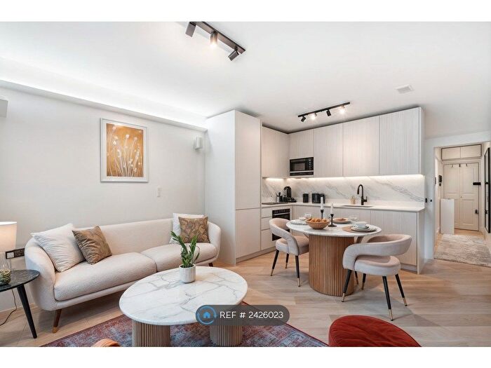 2 Bedroom Flat To Rent In Lees Place, London, W1K