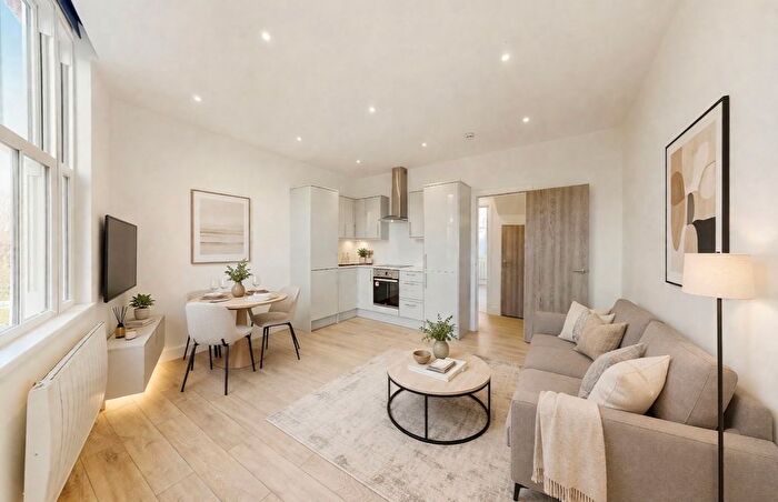 1 Bedroom Flat To Rent In Bushey Grove Road, Bushey, WD23