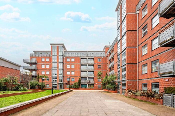 1 Bedroom Flat To Rent In Bush House, Shooters Hill, London, SE18
