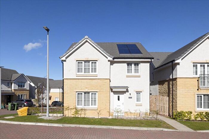 3 Bedroom Detached House For Sale In Stagg Park, Dalkeith, EH22