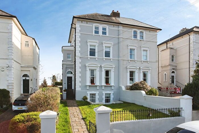 1 Bedroom Flat For Sale In St. Johns Road, Sevenoaks, Kent, TN13