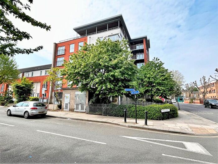 1 Bedroom Apartment To Rent In Tredegar Road, London, E3