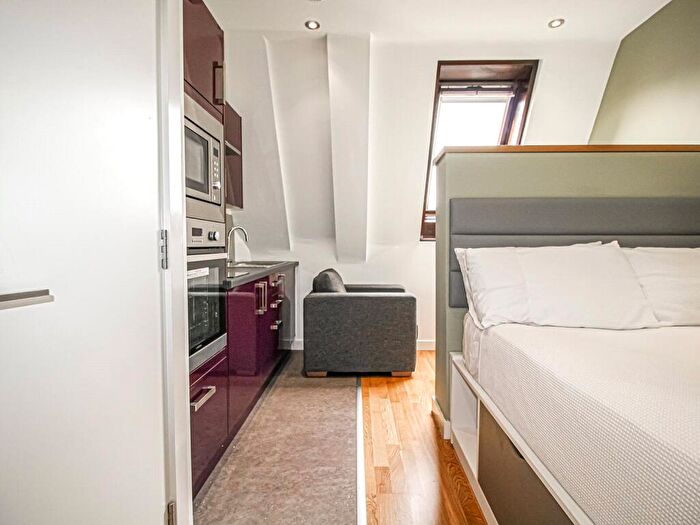 Apartment To Rent In Apt, Q Two Residence #, LS1