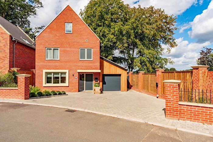 3 Bedroom Detached House For Sale In The Lodge Drive, Drayton, NR8