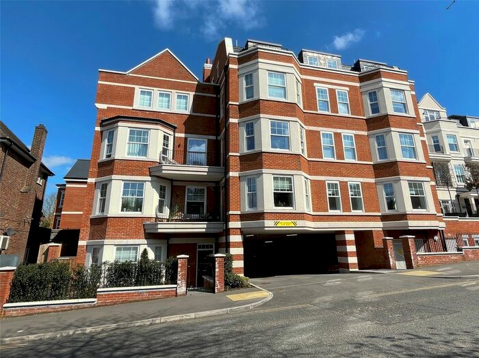 2 Bedroom Flat To Rent In London Road, Sevenoaks, Kent, TN13
