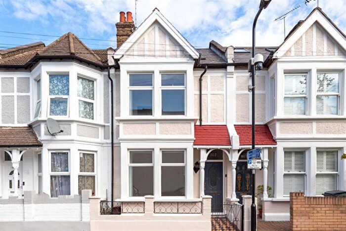 3 Bedroom House For Sale In Dawlish Road, Leyton, E10