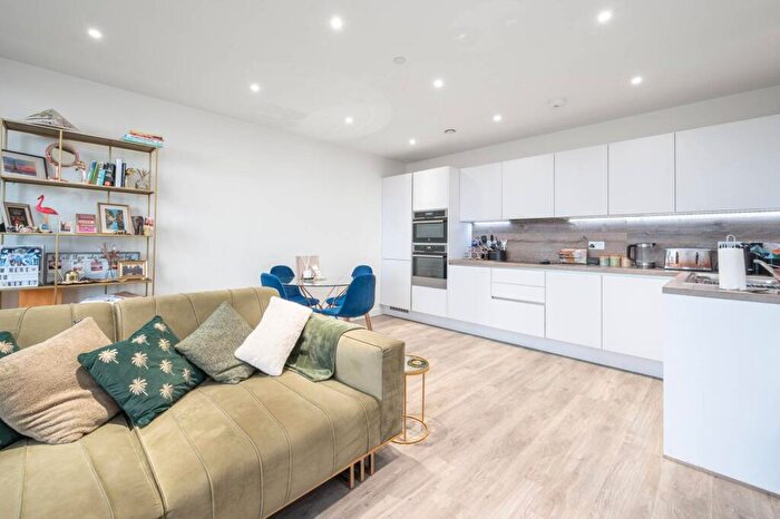 2 Bedroom Flat For Sale In Moorhen Drive, Hendon, London, NW9