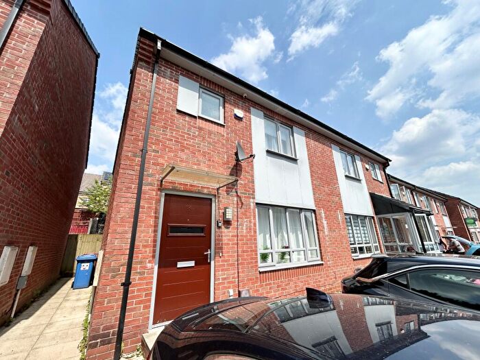 3 Bedroom Semi-Detached House To Rent In Christie Lane, Salford, M7