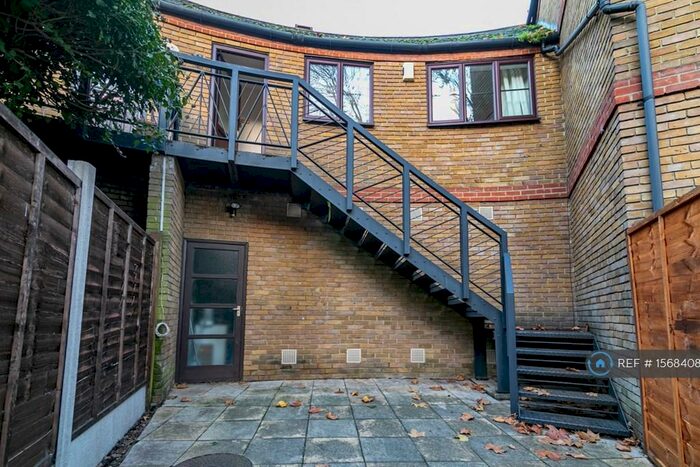 1 Bedroom Maisonette To Rent In Brunswick Quay, London, SE16