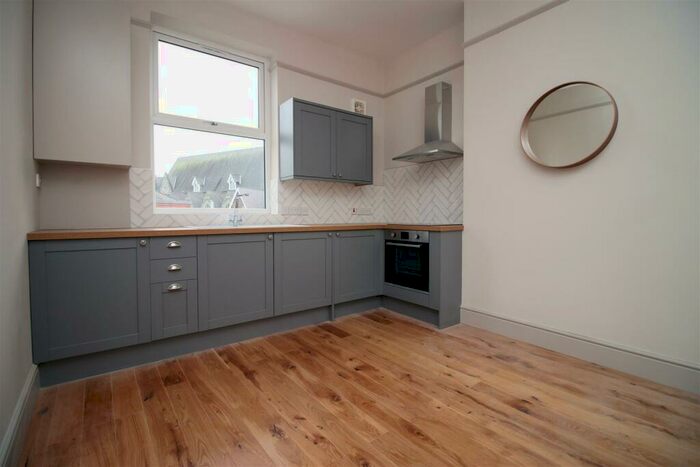2 Bedroom Apartment To Rent In Cardiff, CF24