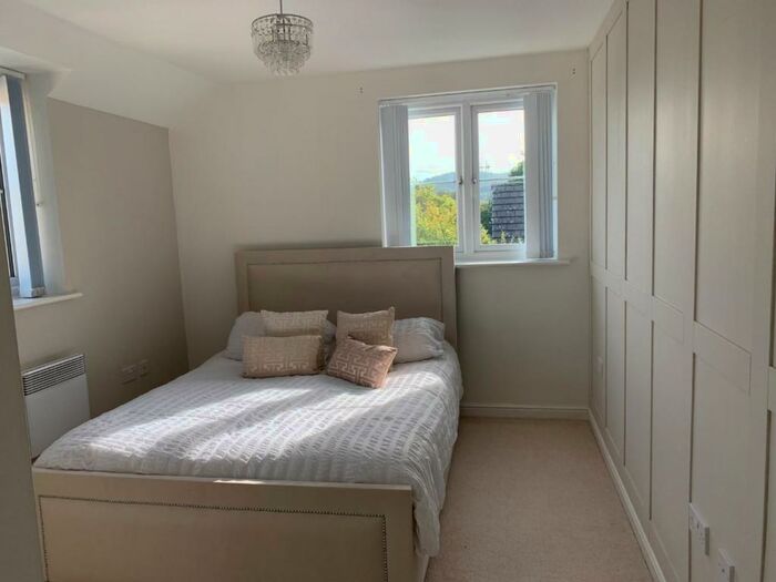 2 Bedroom Flat To Rent In Druids Close, Caerphilly, CF83