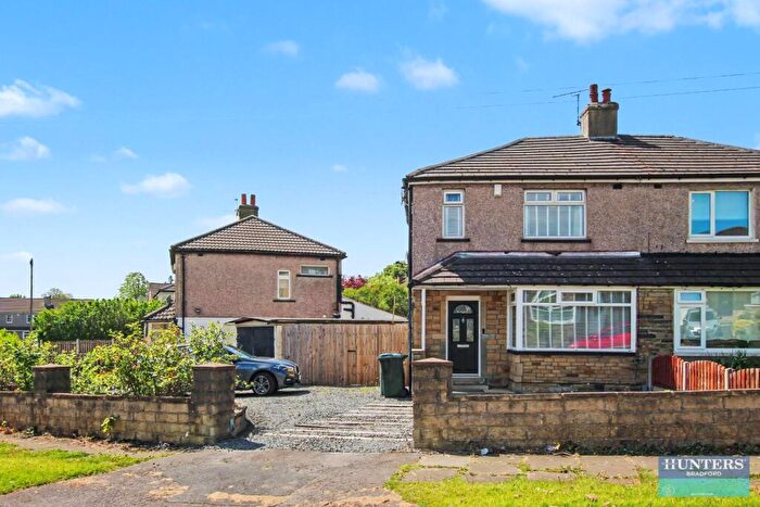 3 Bedroom Semi-Detached House For Sale In Elmfield Drive Bradford, BD6