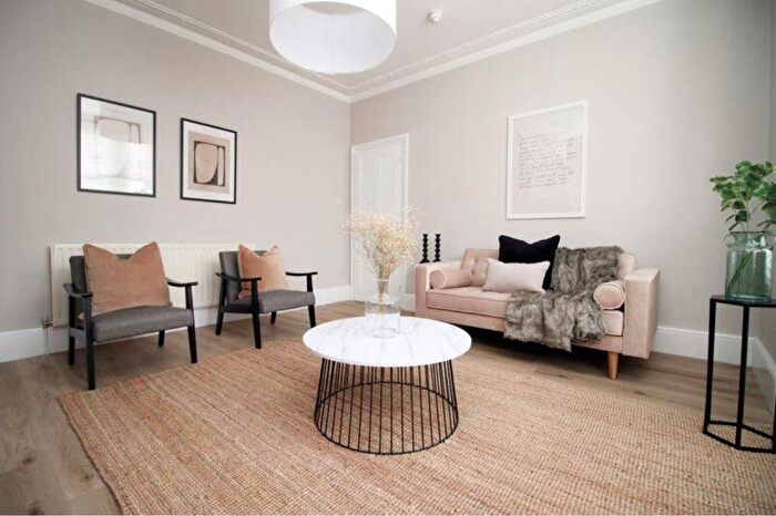 3 Bedroom Flat To Rent In Park Street, Mayfair, W1K