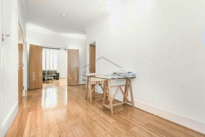 2 Bedroom Flat To Rent In Whitehouse Apartments, Belvedere Road, South Bank, SE1