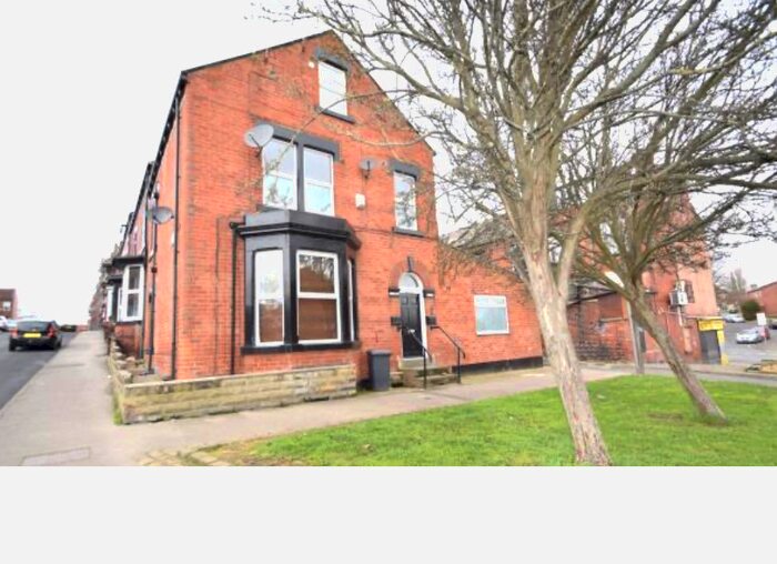 2 Bedroom Flat To Rent In St. Marys Close, Leeds, LS12
