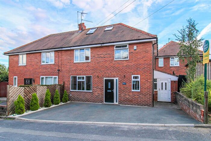3 Bedroom Semi Detached House For Sale In Brigshaw Drive, Allerton Bywater, Castleford, WF10