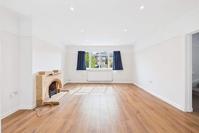 3 Bedroom Semi Detached House To Rent In Clarence Avenue, New Malden, KT3