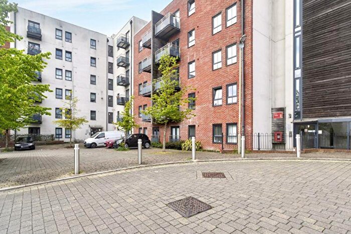 2 Bedroom Flat To Rent In Sinclair Drive, Basingstoke, RG21