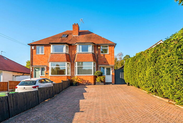 3 Bedroom Semi Detached House For Sale In Colebrook Road, Shirley, B90